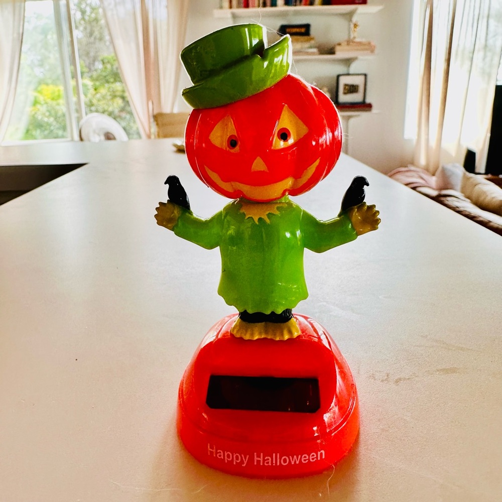 Vintage Halloween Pumpkin Solar Bobblehead